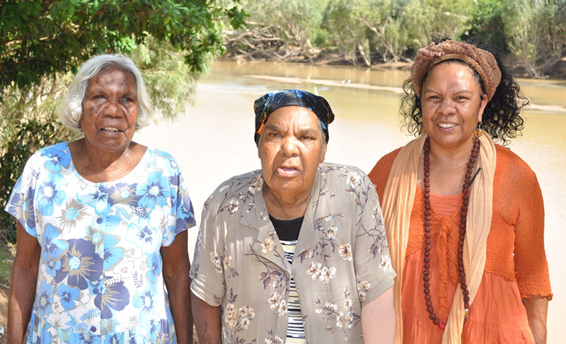Projection : Trois soeurs femmes de la Mardoowarra